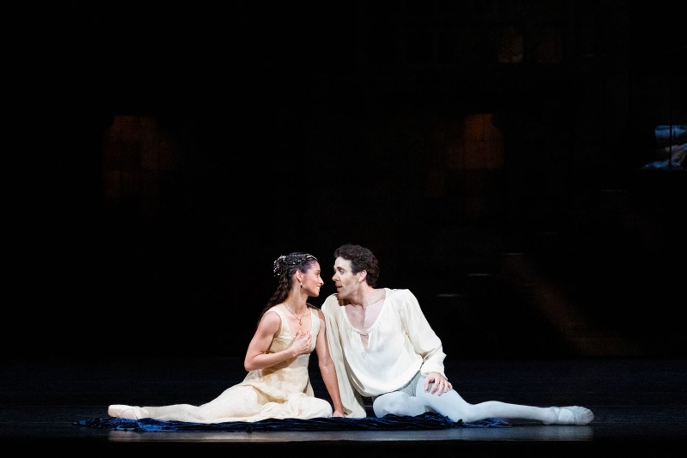 Review: ROMEO AND JULIET STUNS AUDIENCES WITH ITS CLASSIC STORY AND BEAUTIFUL DESIGN at Houston Ballet  Image