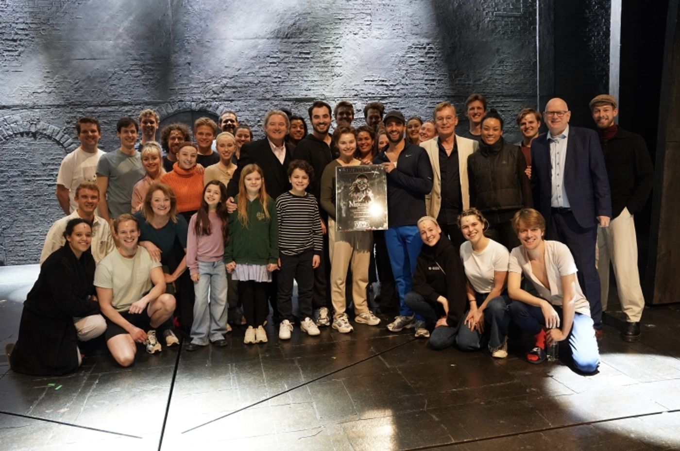 Feature: PRODUCENTEN HANS CORNELISSEN EN RUUD DE GRAAF VERRASSEN CAST LES MISERABLES MET DIAMANTEN TICKET AWA at Koninklijk Theater Carré In Amsterdam Feature: PRODUCENTEN HANS CORNELISSEN EN RUUD DE GRAAF VERRASSEN CAST LES MISERABLES MET DIAMANTEN TICKET AWA at Koninklijk Theater Carré In Amsterdam Image