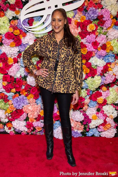 Nikki Crawford Photo