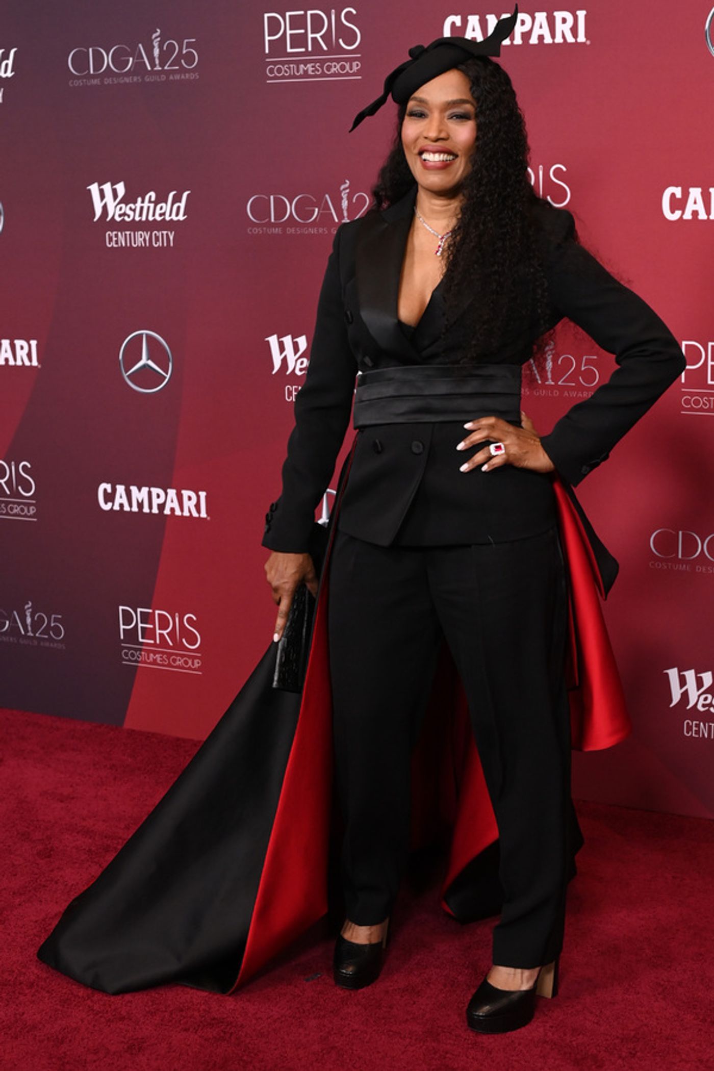 Photos: Bette Midler Honored at the 25th Costume Designers Guild Awards  Image