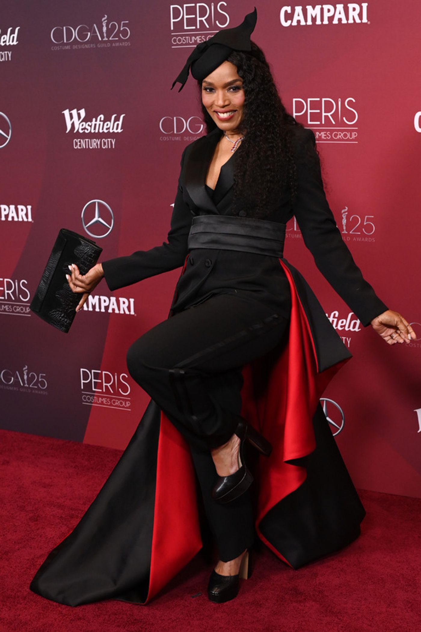 Photos: Bette Midler Honored at the 25th Costume Designers Guild Awards  Image