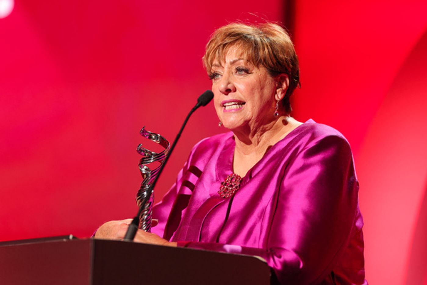 Photos: Bette Midler Honored at the 25th Costume Designers Guild Awards  Image