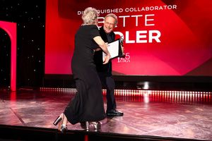 Billy Crystal and Bette Midler Photo