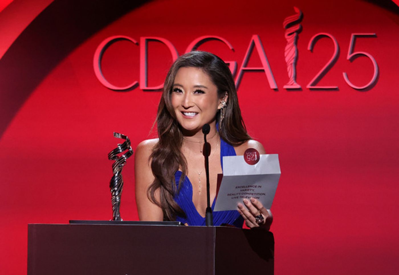 Photos: Bette Midler Honored at the 25th Costume Designers Guild Awards  Image