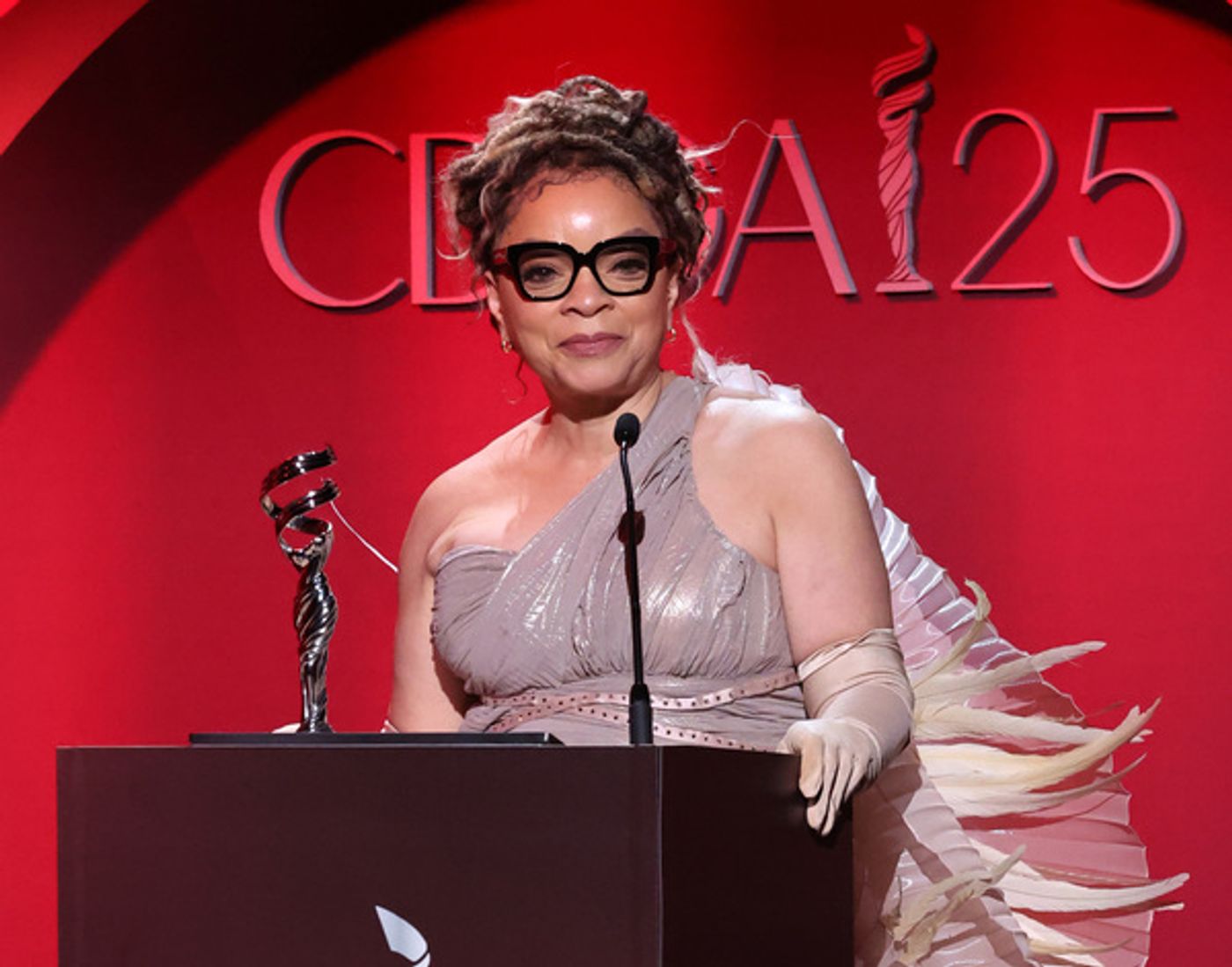 Photos: Bette Midler Honored at the 25th Costume Designers Guild Awards  Image