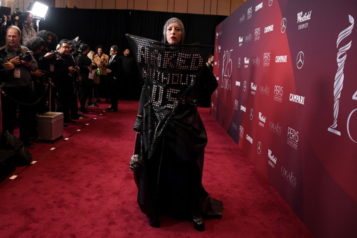 Photos: Bette Midler Honored at the 25th Costume Designers Guild Awards  Image