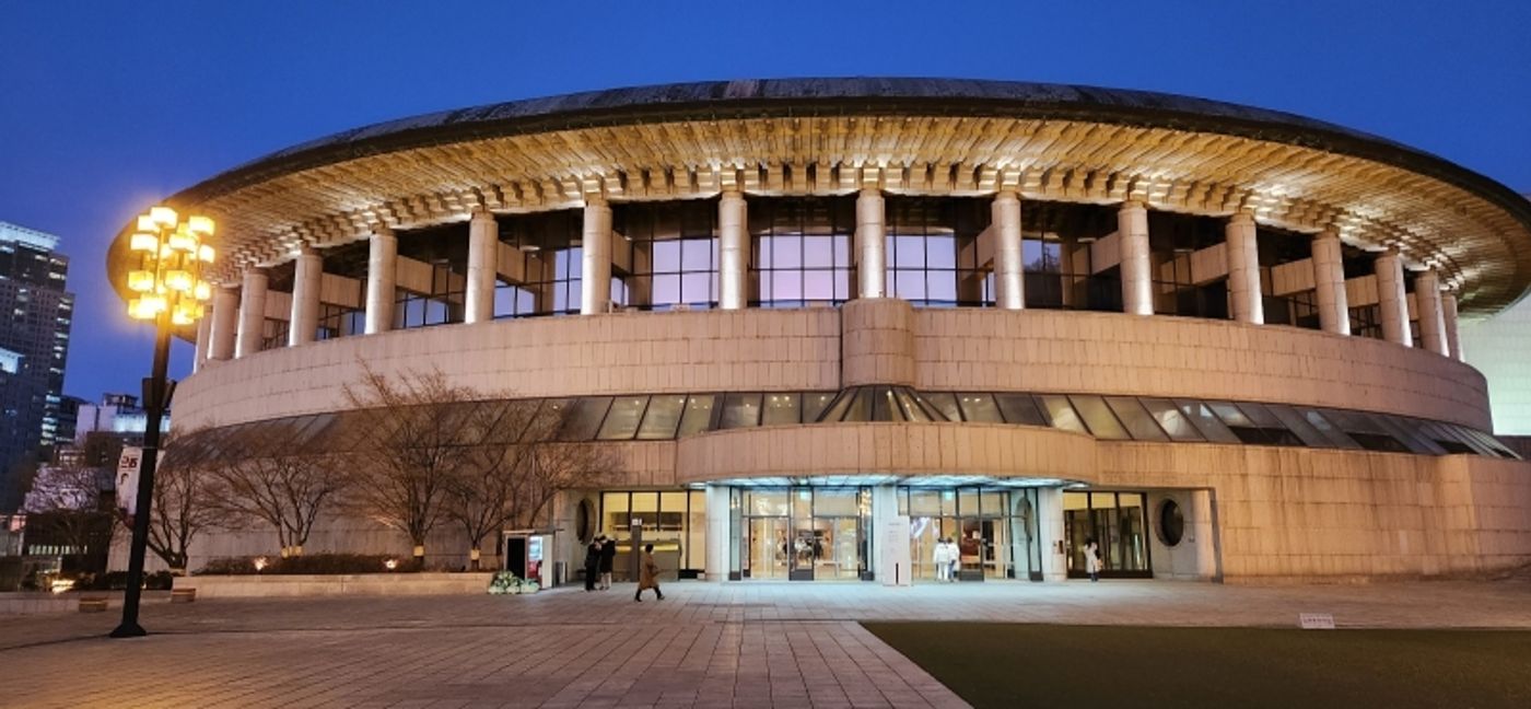 Student Blog: Experiencing the Musicals in Two Different Countries  Image