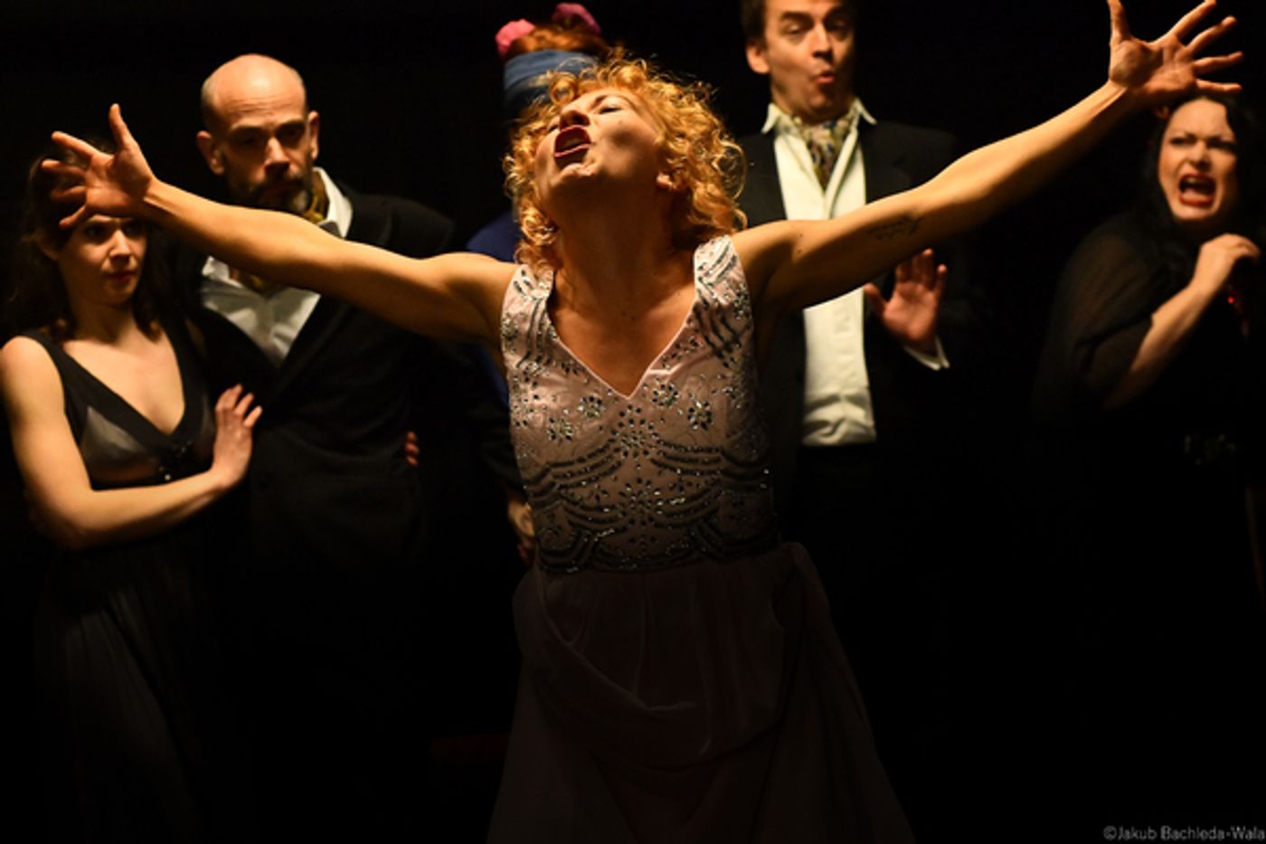 Photos: First Look At The World Premiere Of AN ABSOLUTE FARCE OF A MURDER MYSTERY  Image