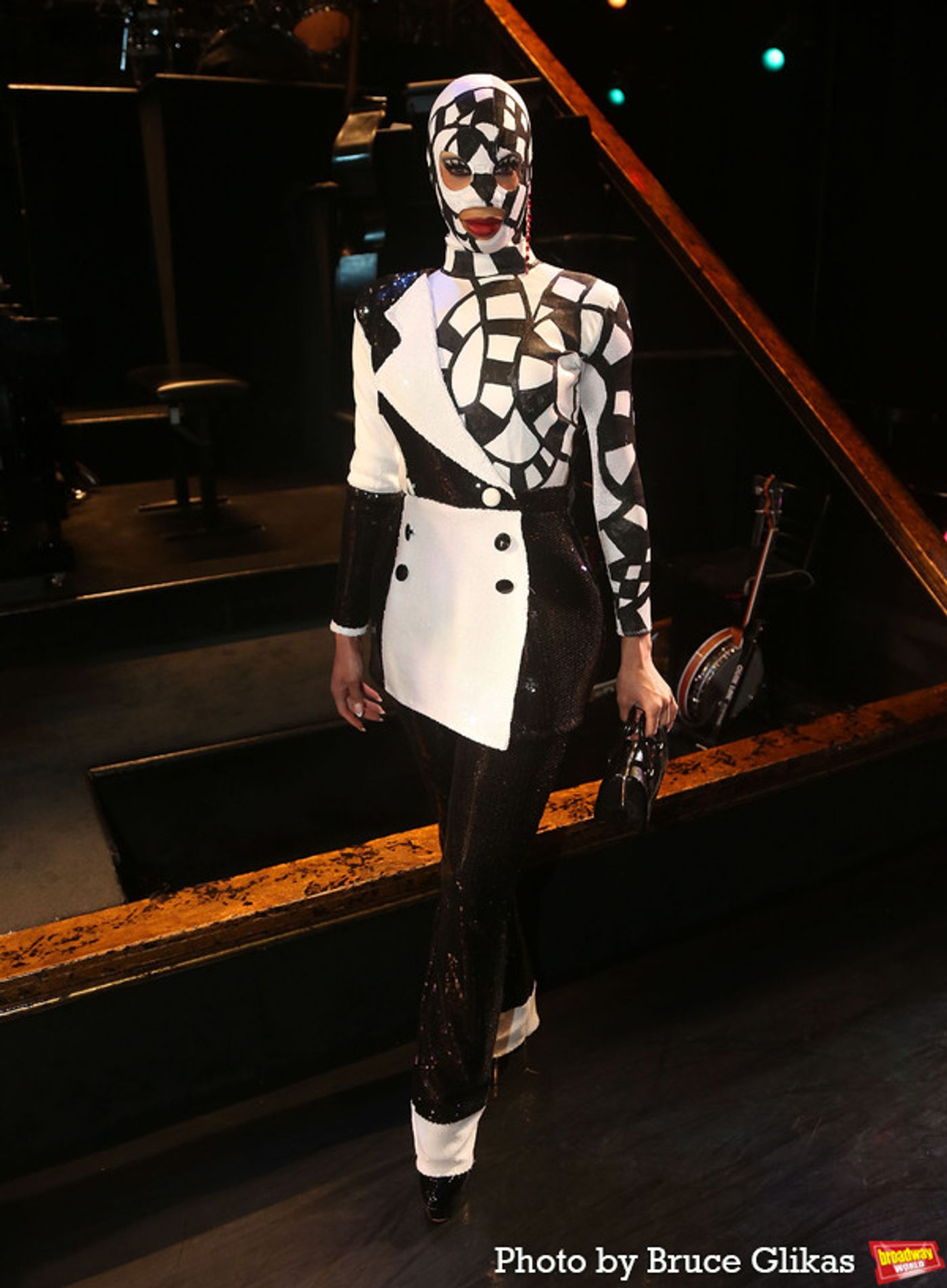 Photos: RUPAUL'S DRAG RACE Season 15 Stars Visit Jinkx Monsoon at CHICAGO  Image