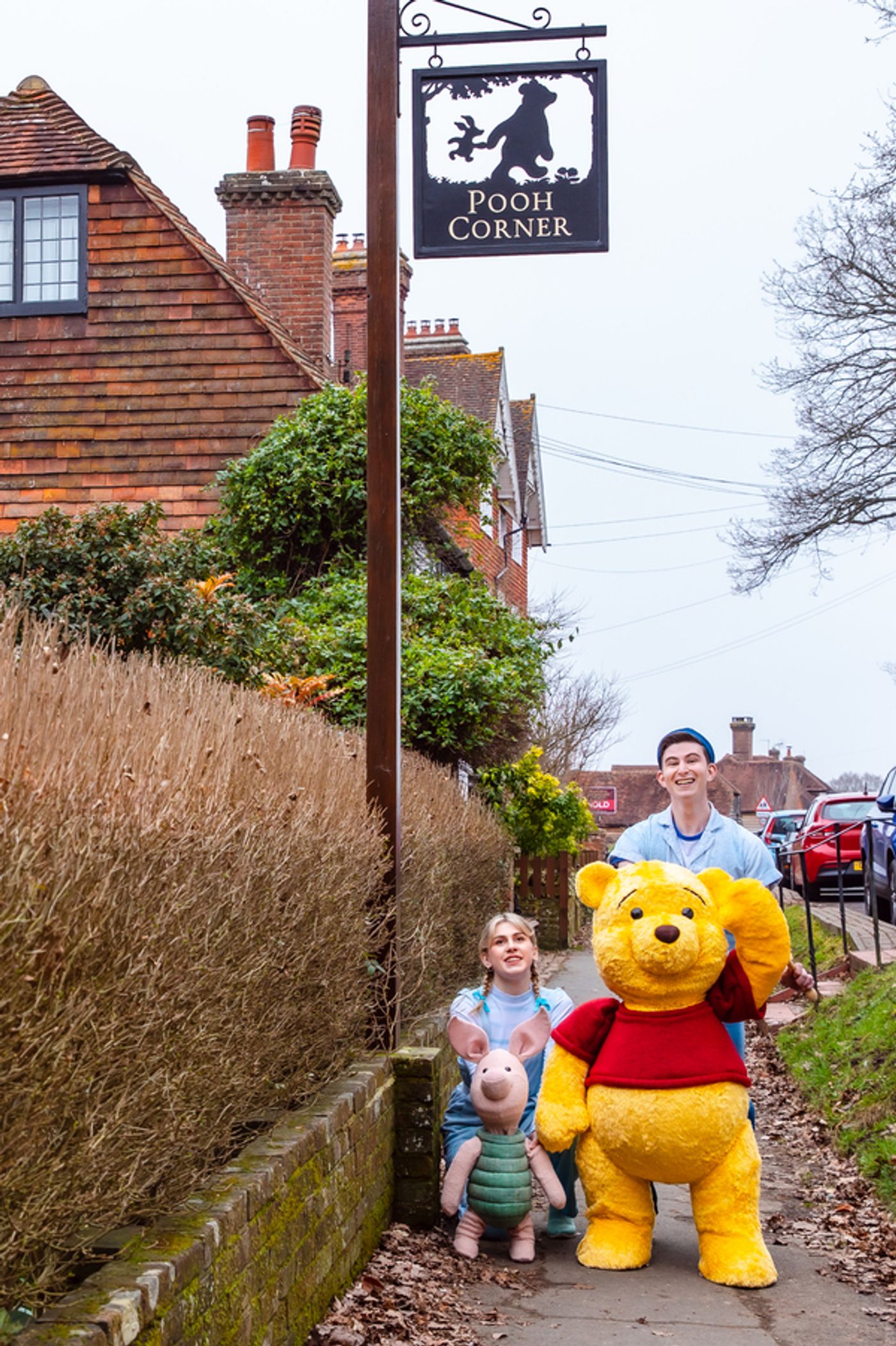Photos/Video: The UK Cast of WINNIE THE POOH Visits Hundred Acre Wood  Image