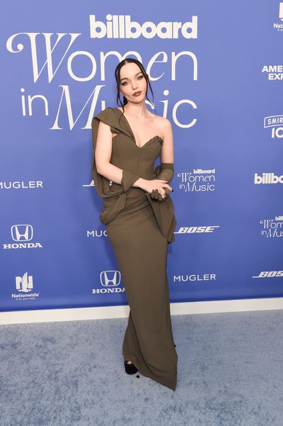 Dove Cameron Photo