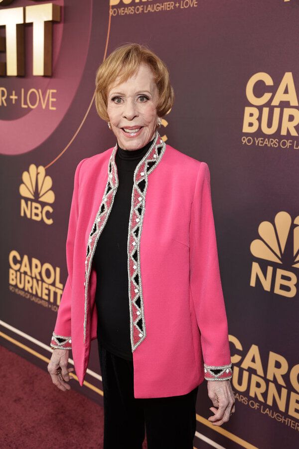 Photos: Julie Andrews, Billy Porter & More Gather to Honor Carol Burnett — photo 30 of 43
