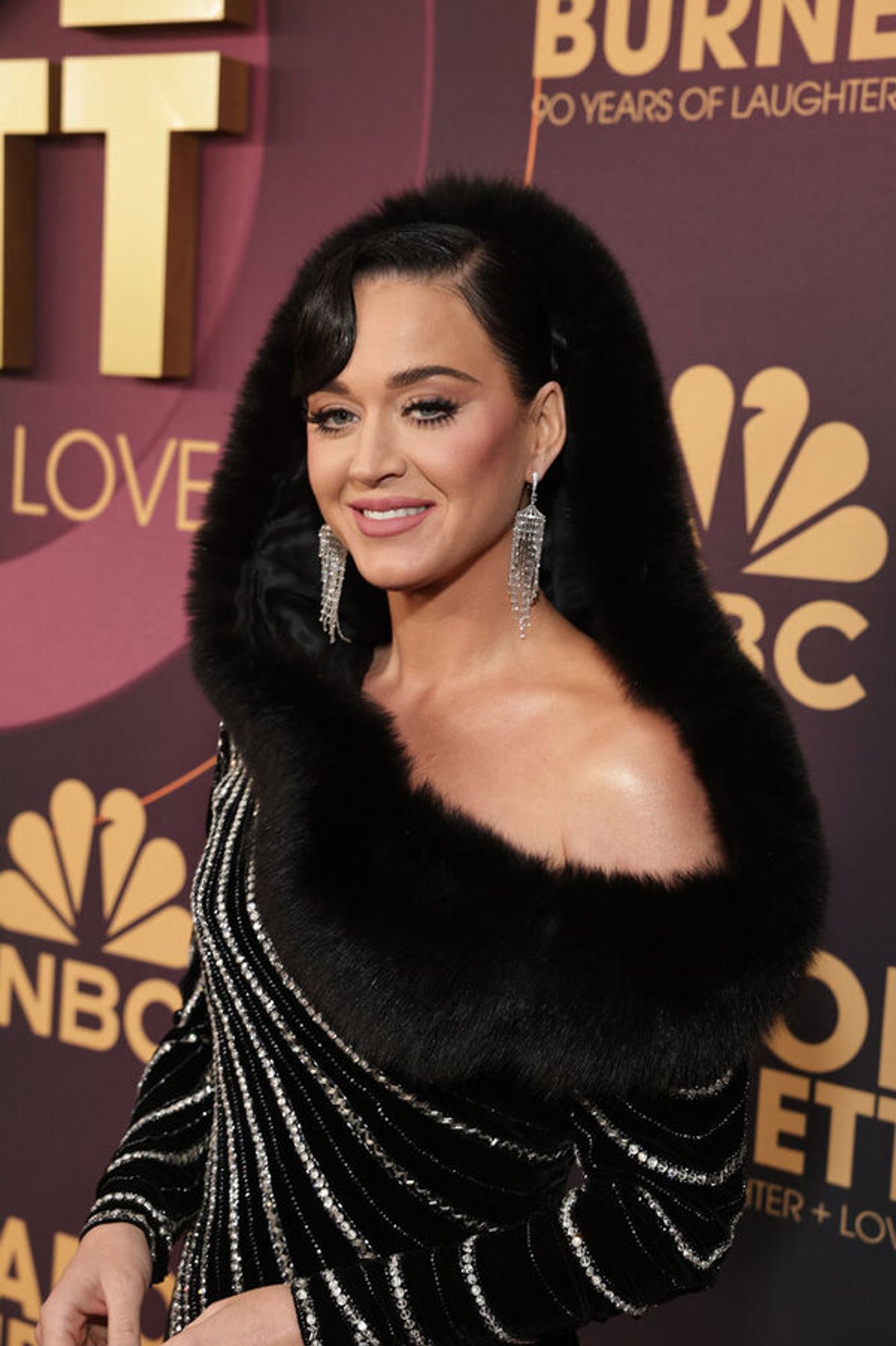 Photos: Julie Andrews, Billy Porter & More Gather to Honor Carol Burnett Photos: Julie Andrews, Billy Porter & More Gather to Honor Carol Burnett Image