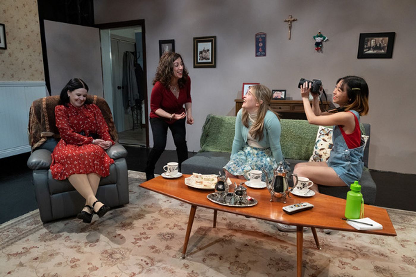 Photos: First Look at Open Fist's TO THE BONE at Theatre 68 Arts Complex  Image
