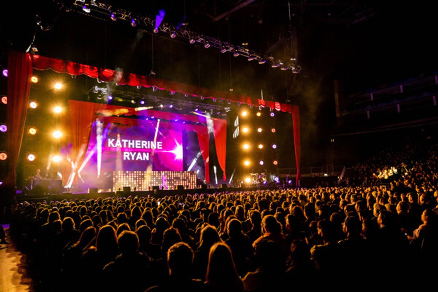 Photos: Graham Norton, Katherine Ryan, and More Take the Stage at JUST FOR LAUGHS LONDON FESTIVAL  Image