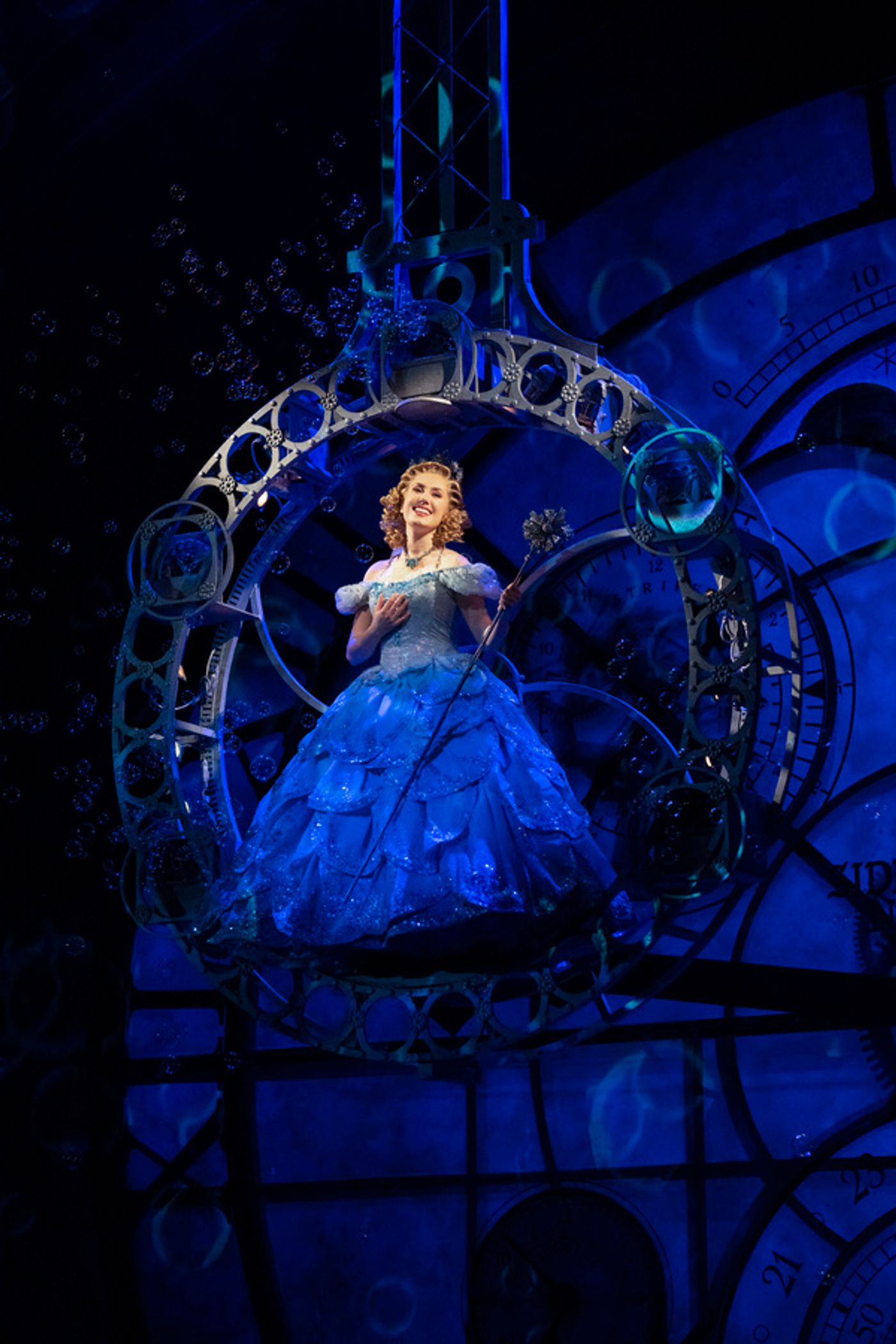 Photos: First Look at Alyssa Fox, Kimber Elayne Sprawl, John Dossett & More in WICKED on Broadway  Image
