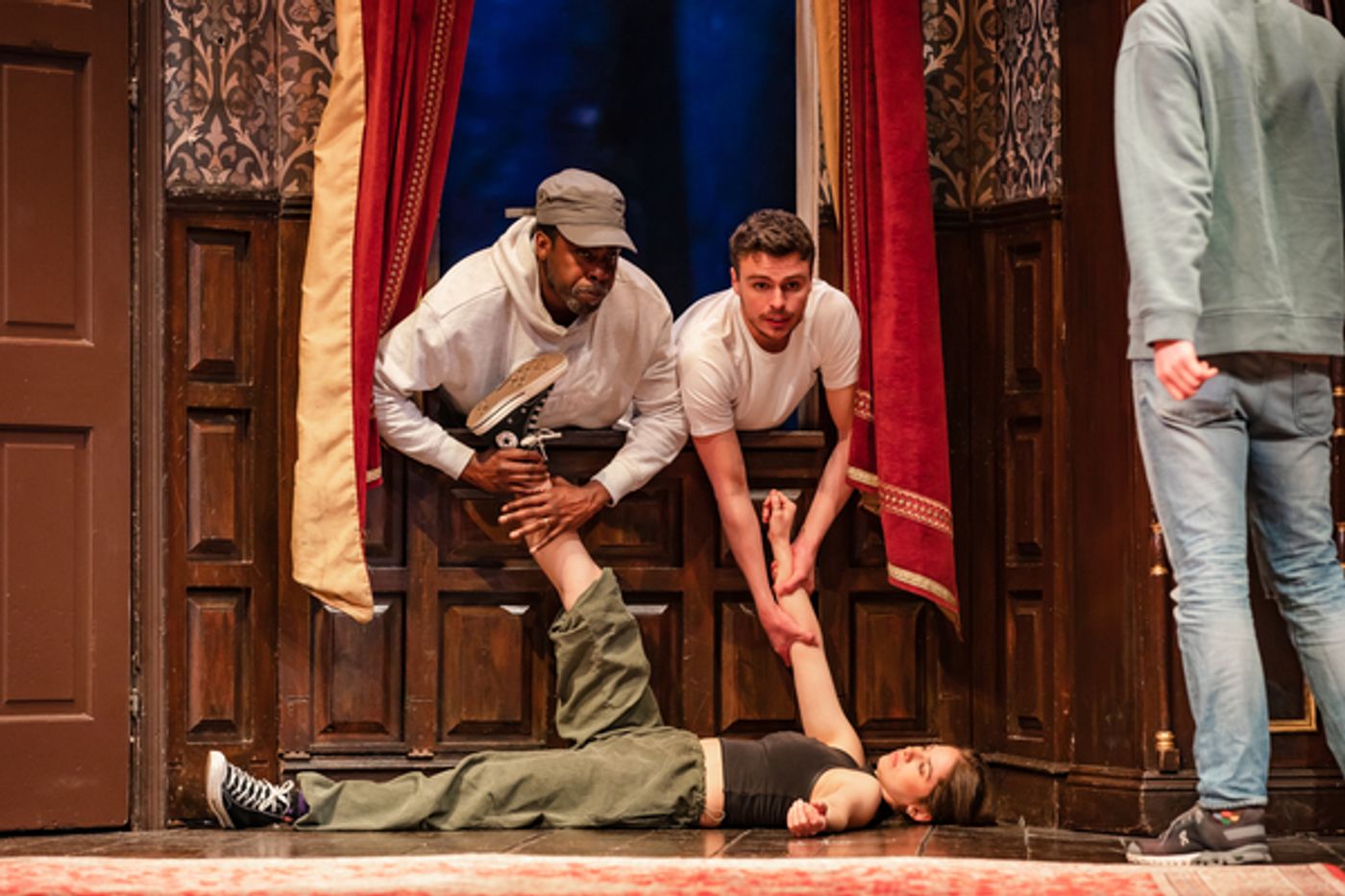 Photos: First Look at the New Cast of THE PLAY THAT GOES WRONG in Rehearsal  Image