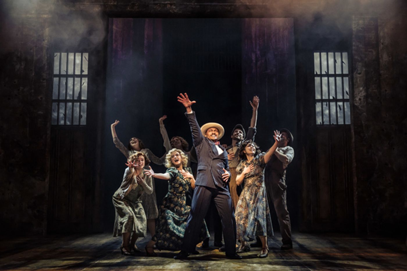 Photos: First Look at New Production Shots of BONNIE & CLYDE at the Garrick Theatre  Image