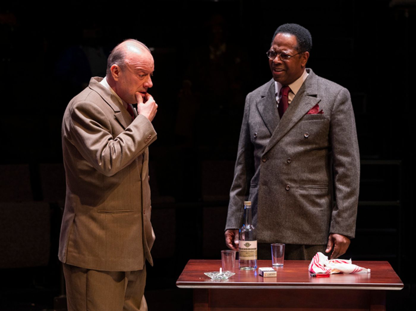 Photos: First Look at DESCRIBE THE NIGHT at Steppenwolf Theatre Company  Image
