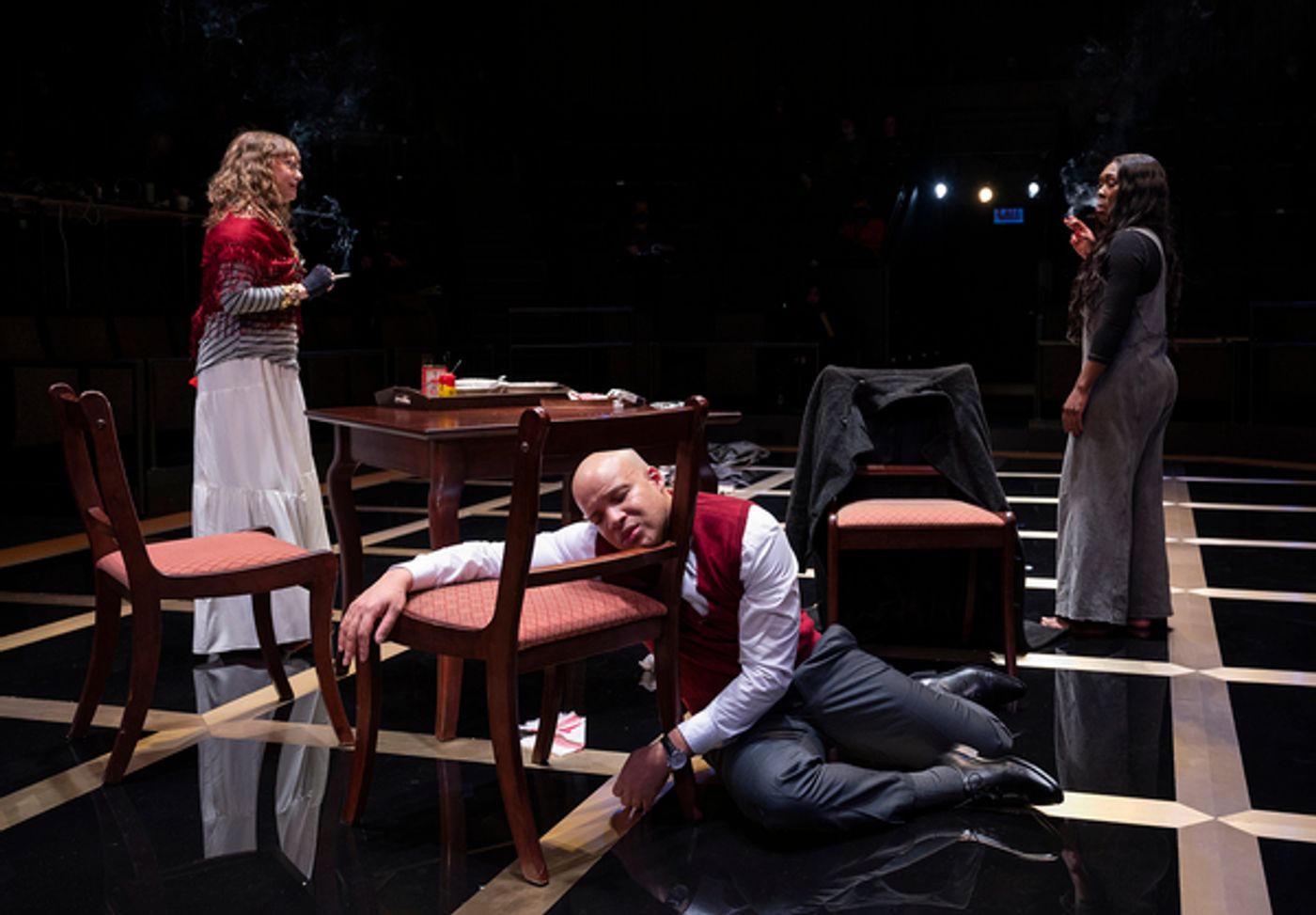 Photos: First Look at DESCRIBE THE NIGHT at Steppenwolf Theatre Company  Image
