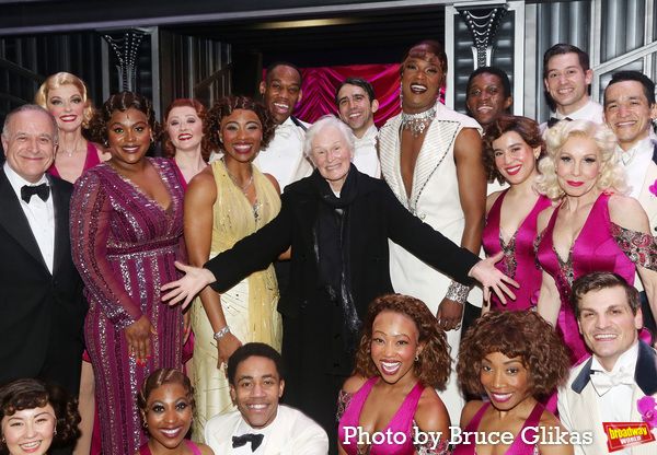Glenn Close with the cast of 