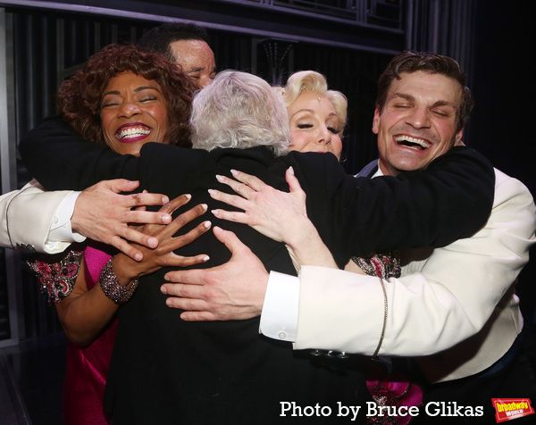 Photos: Glenn Close Visits SOME LIKE IT HOT — photo 19 of 21