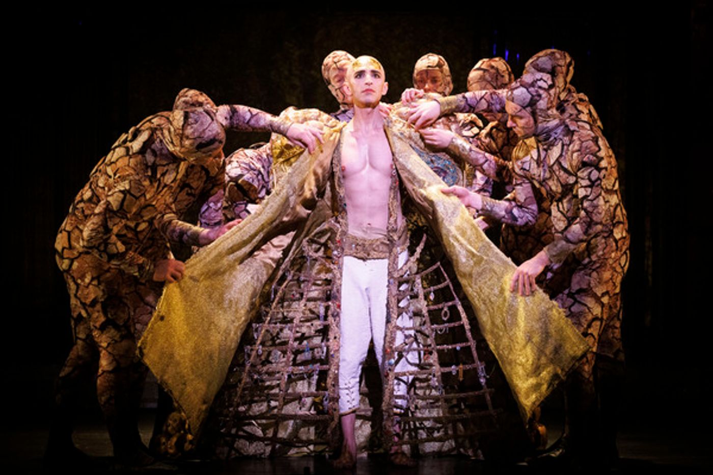 Photos: First Look at AKHNATEN at the London Coliseum  Image