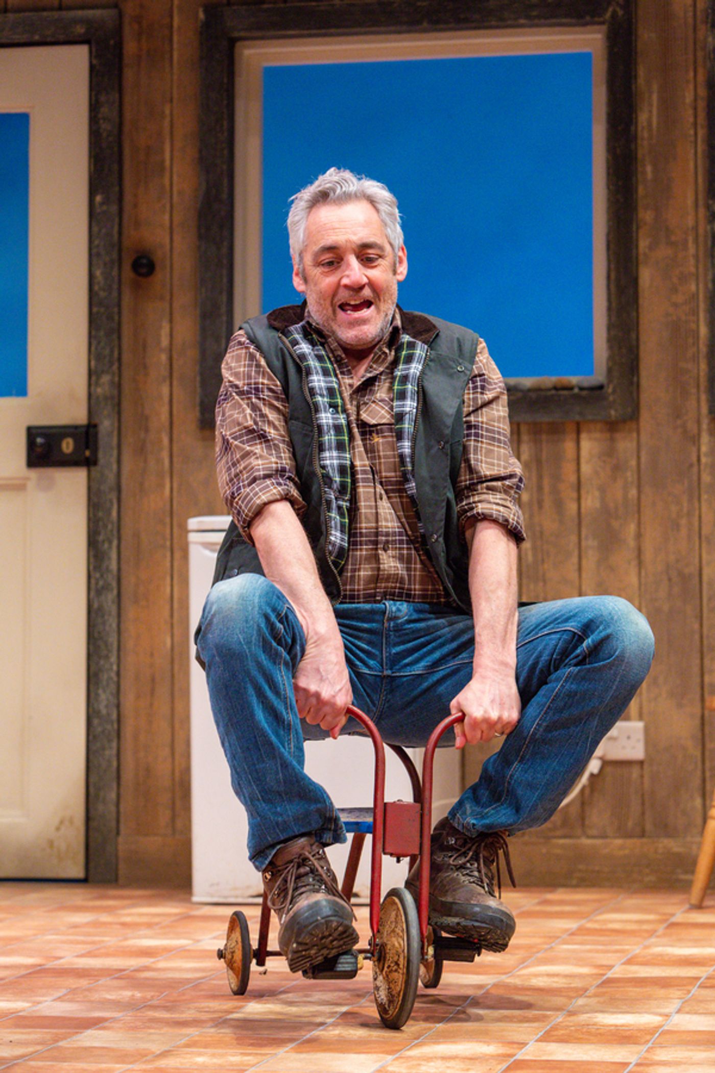 Photos: First Look At THE CHILDREN At Theatre Royal Bury St Edmunds'  Image