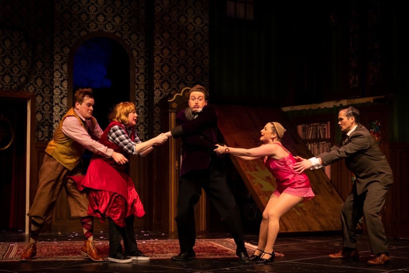 Review: THE PLAY THAT GOES WRONG at Theatre Memphis  Image
