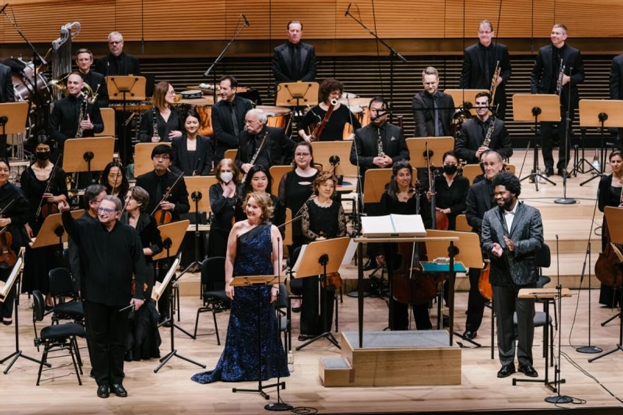 Review: MICHAEL TILSON THOMAS CONDUCTS THE NY PHILHARMONIC at David Geffen Hall Image