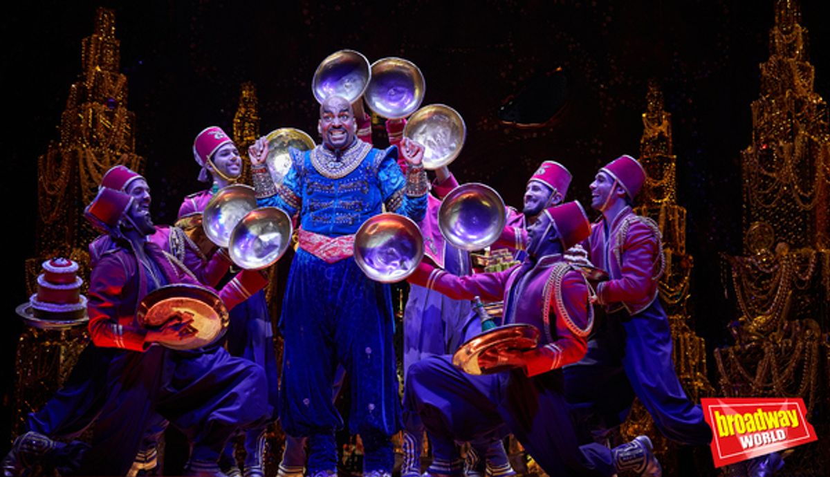                                David Comrie y el reparto de ALADDIN  at 