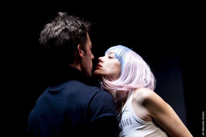 Review: 400 EURO, 2 ORE DI NUDO all' OFF/OFF THEATRE Review: 400 EURO, 2 ORE DI NUDO all' OFF/OFF THEATRE Image