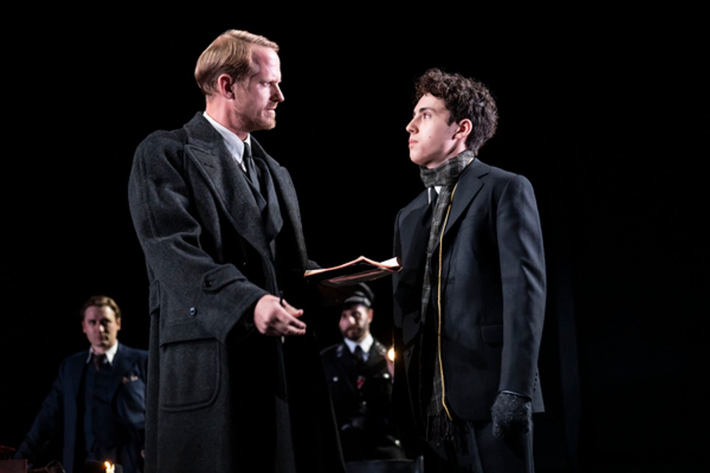 Photos: See Joshua Malina, Brandon Uranowitz & More in New LEOPOLDSTADT Images  Image