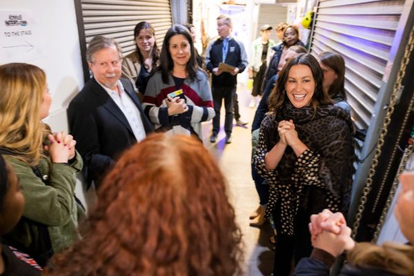 Alanis Morissette and the company of JAGGED LITTLE PILL Photo