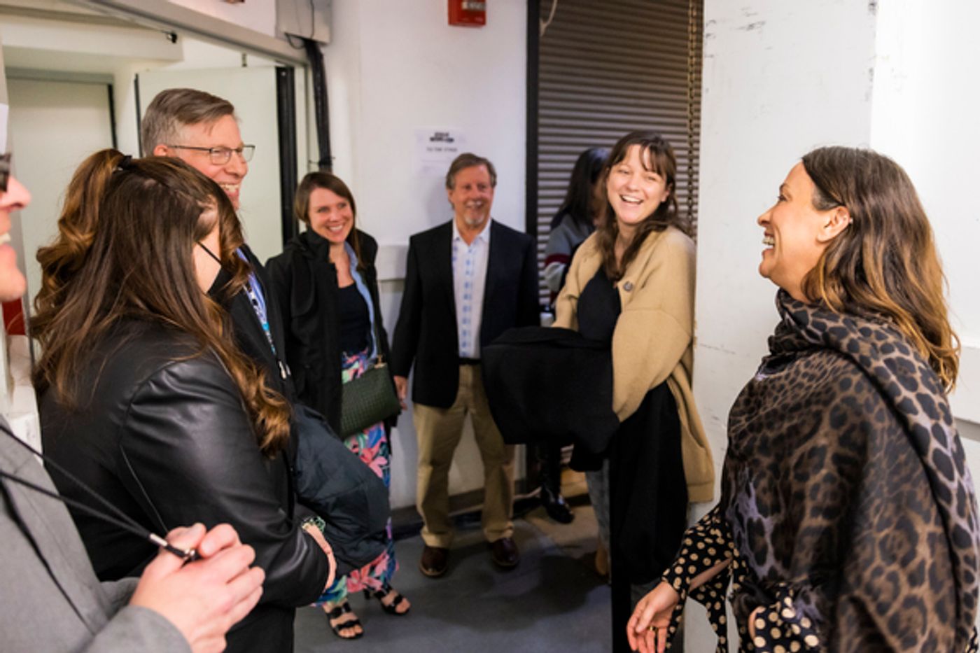Photos: Alanis Morissette Visits The Cast Of JAGGED LITTLE PILL Backstage At The National Theater  Image