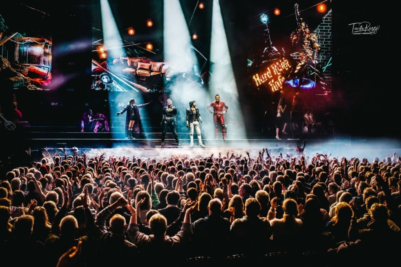 Review: WE WILL ROCK YOU at Oslo Spektrum Review: WE WILL ROCK YOU at Oslo Spektrum Image