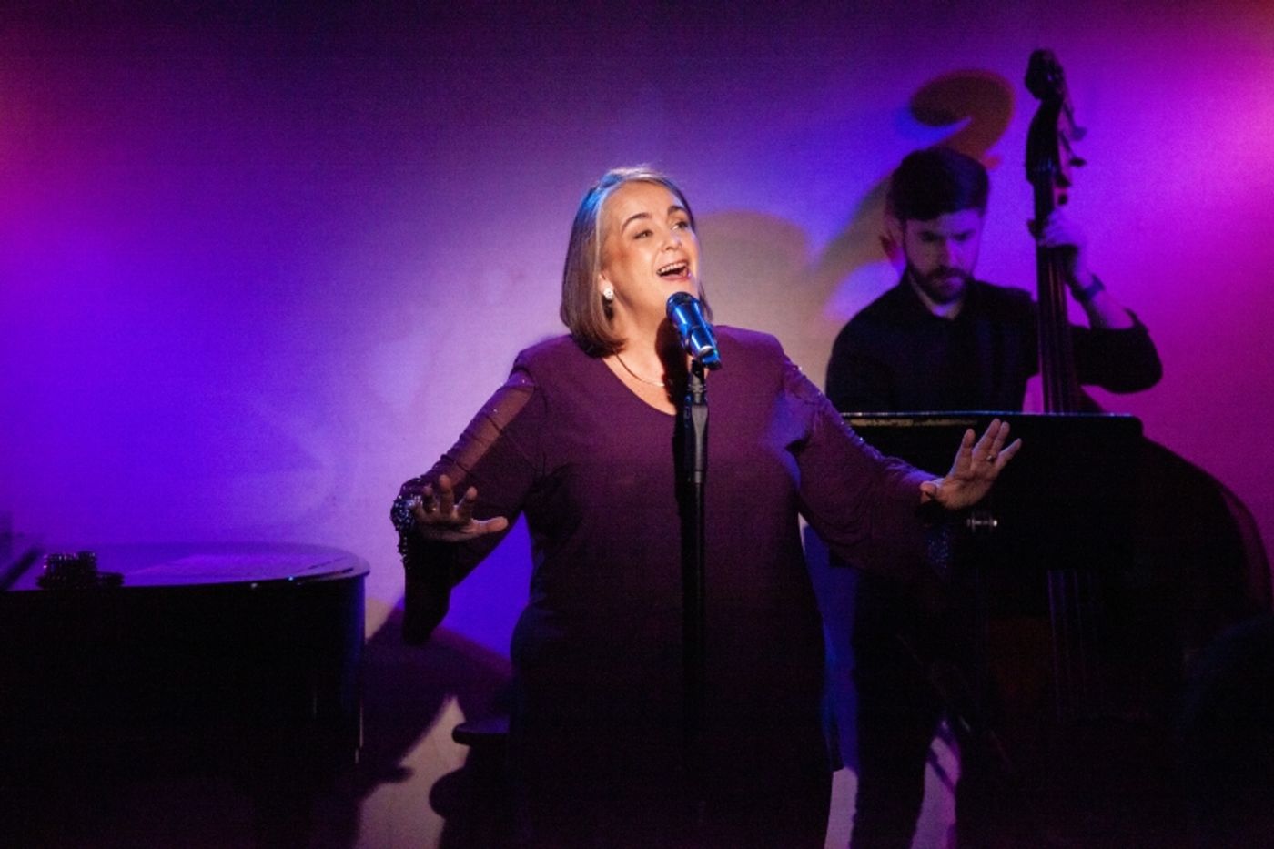 Review: Sarah Carson Charms Don't Tell Mama Audience With ENGLAND AND AMERICA - A TRANS-ATLANTIC LOVE STORY Review: Sarah Carson Charms Don't Tell Mama Audience With ENGLAND AND AMERICA - A TRANS-ATLANTIC LOVE STORY Image