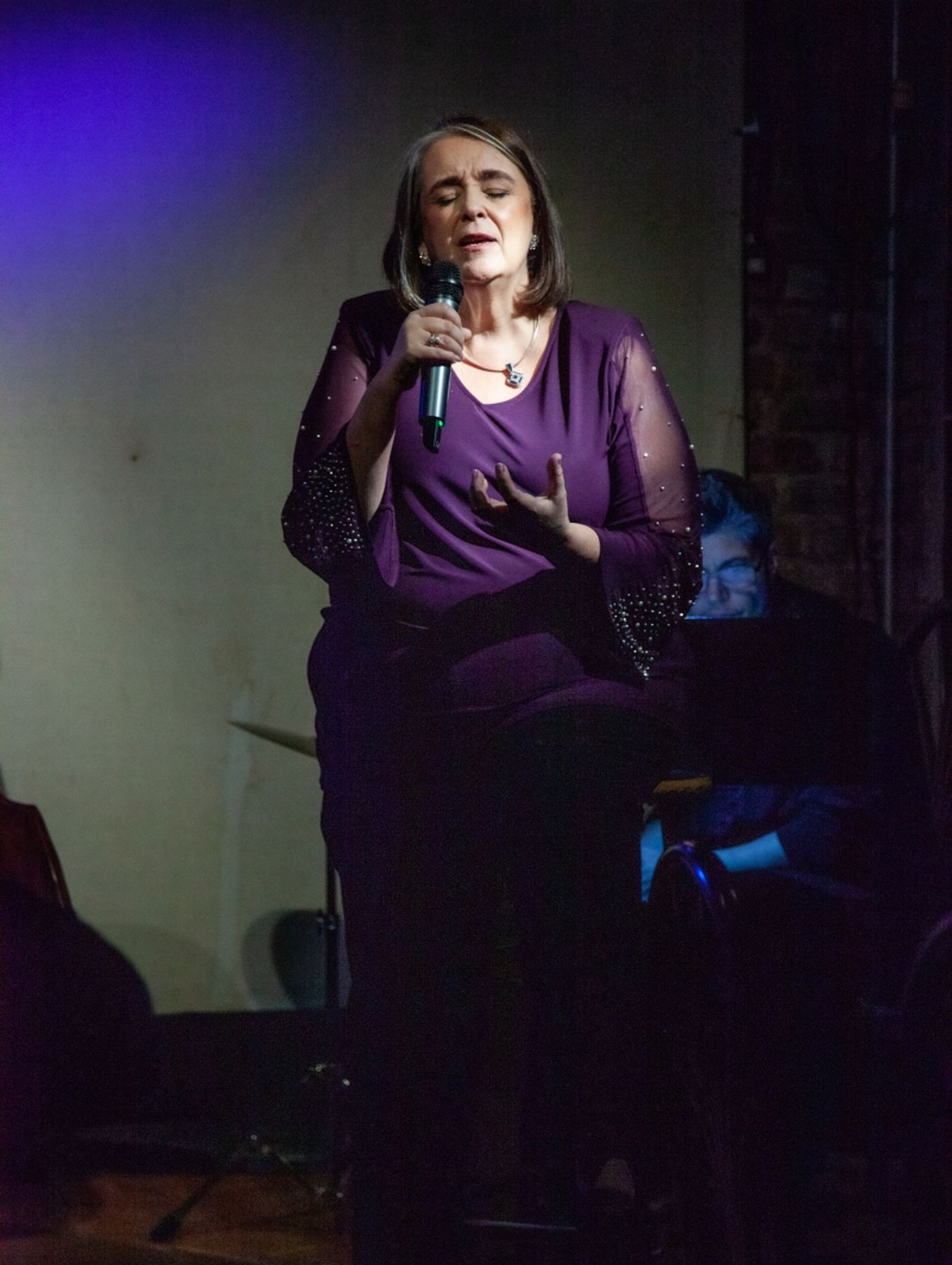 Review: Sarah Carson Charms Don't Tell Mama Audience With ENGLAND AND AMERICA - A TRANS-ATLANTIC LOVE STORY Review: Sarah Carson Charms Don't Tell Mama Audience With ENGLAND AND AMERICA - A TRANS-ATLANTIC LOVE STORY Image