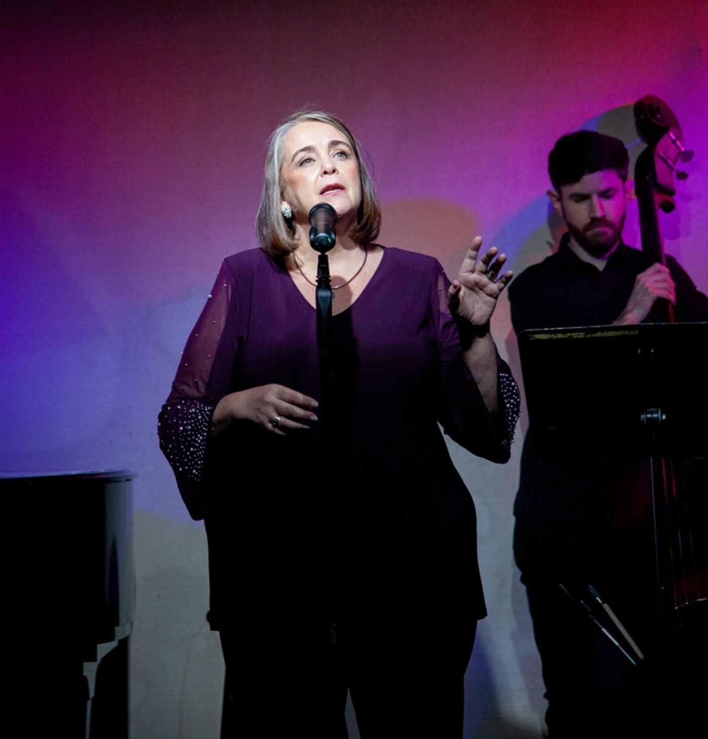 Review: Sarah Carson Charms Don't Tell Mama Audience With ENGLAND AND AMERICA - A TRANS-ATLANTIC LOVE STORY Review: Sarah Carson Charms Don't Tell Mama Audience With ENGLAND AND AMERICA - A TRANS-ATLANTIC LOVE STORY Image