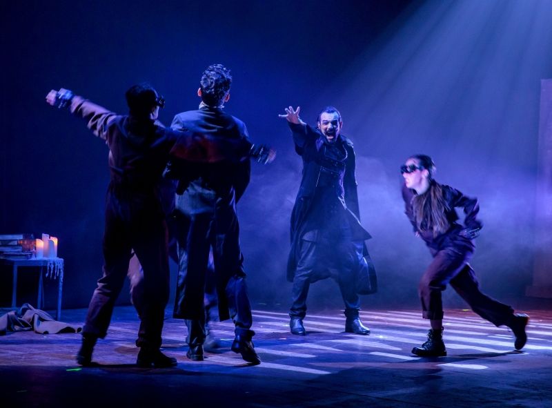 Feature: VLAD DRACULA al TEATRO ALFIERI-TORINO e al TEATRO NAZIONALE - MILANO Feature: VLAD DRACULA al TEATRO ALFIERI-TORINO e al TEATRO NAZIONALE - MILANO Image