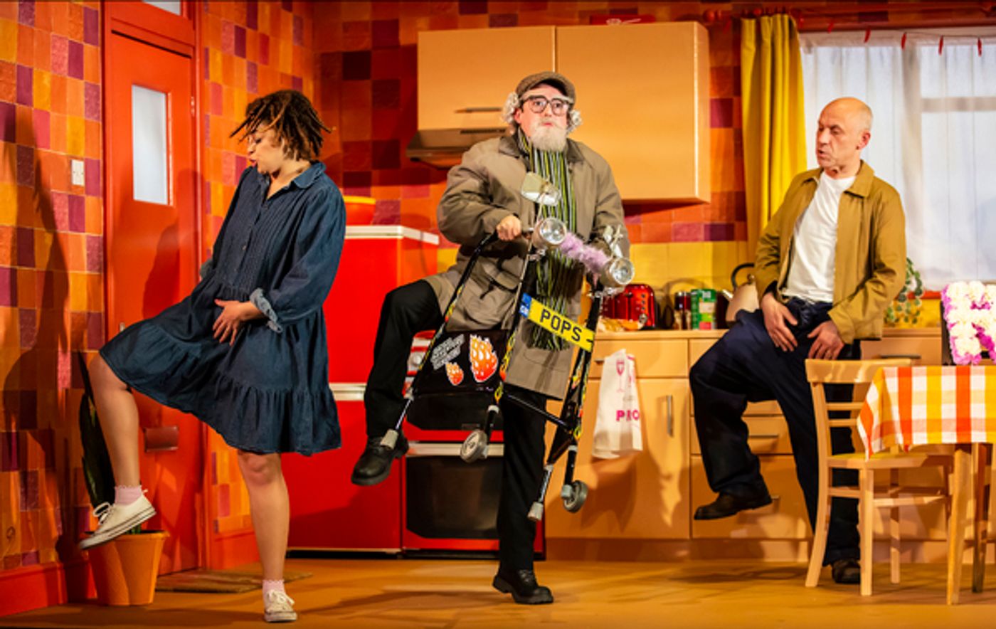 Photos: First Look at THEY DON'T PAY? WE WON'T PAY! at Mercury Theatre Photos: First Look at THEY DON'T PAY? WE WON'T PAY! at Mercury Theatre Image