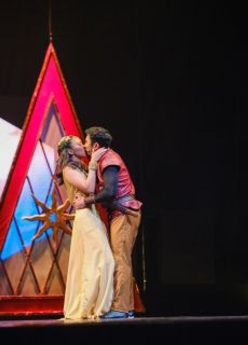 Review: KEN DEDES'S Spectacular Showmanship Outshines Its Revenge Narrative Image