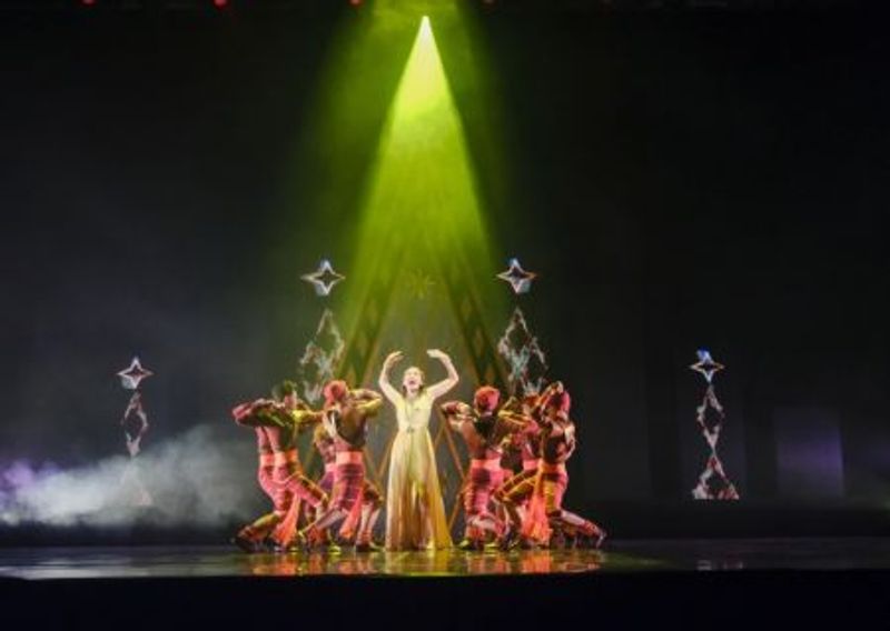 Review: KEN DEDES'S Spectacular Showmanship Outshines Its Revenge Narrative Image
