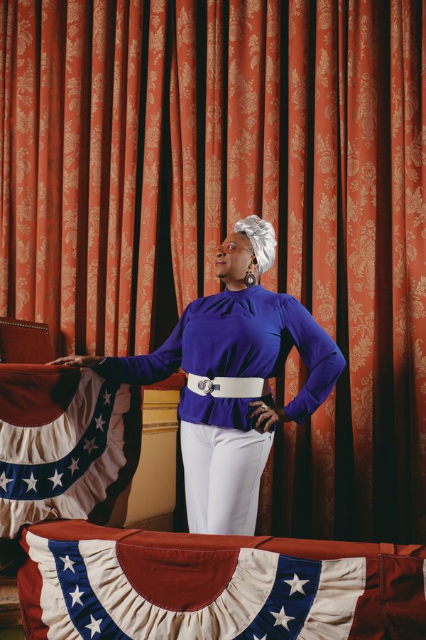 Danielle Lee Greaves Photo