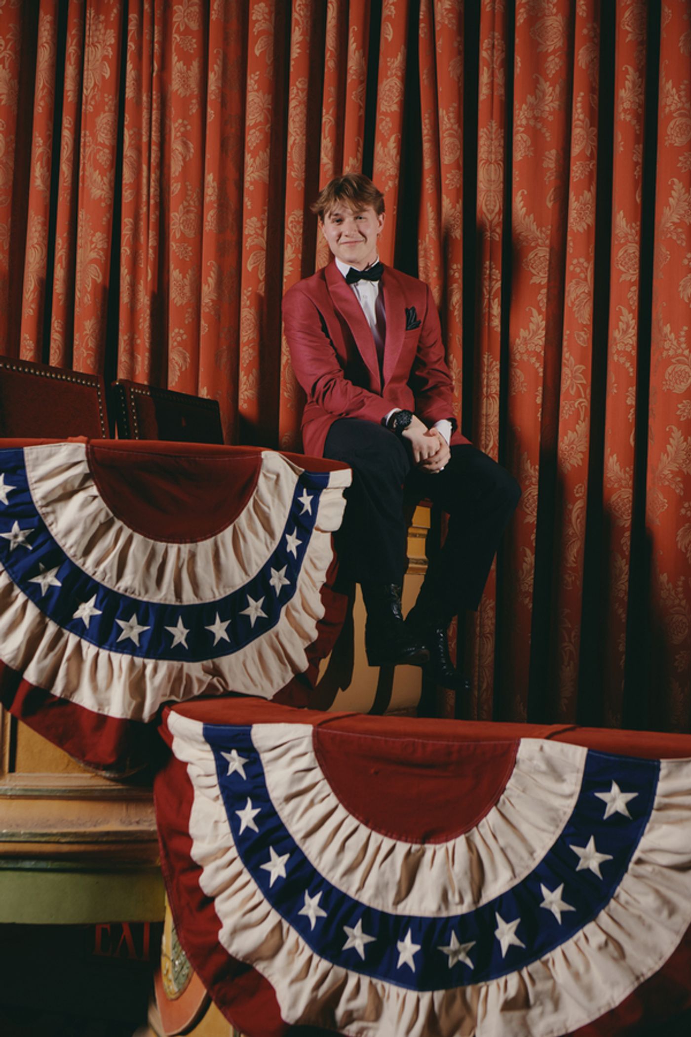 Photos: Check Out All New Portraits of the Cast of PARADE  Image