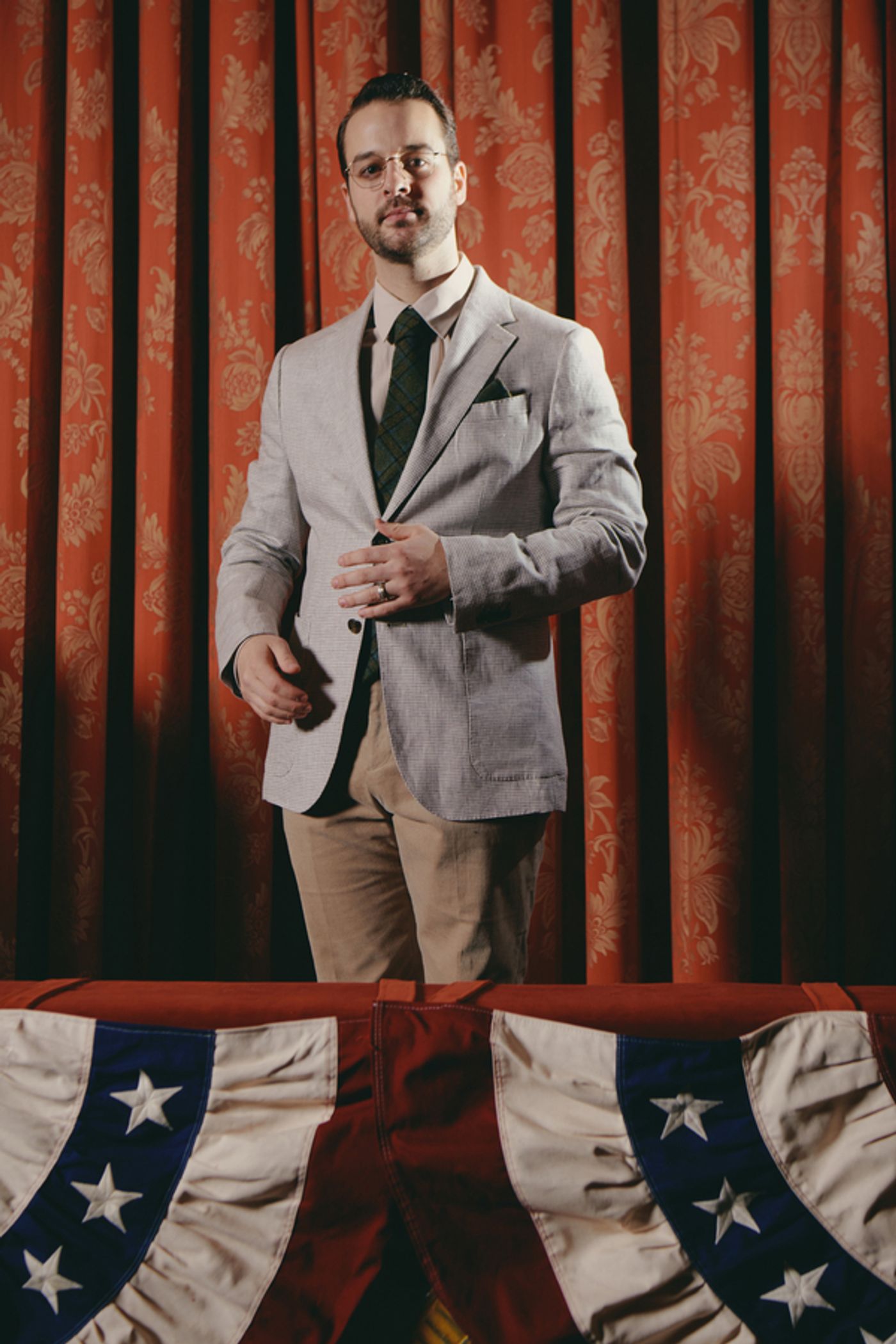 Photos: Check Out All New Portraits of the Cast of PARADE  Image