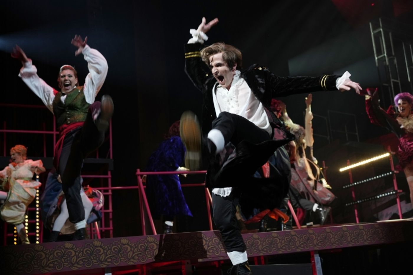 Review: NATASHA, PIERRE & THE GREAT COMET OF 1812 at LANDESTHEATER LINZ  Image