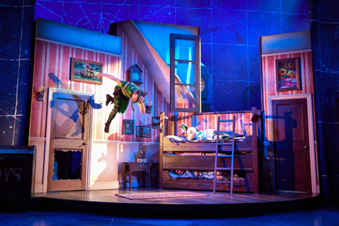 Photos: First Look at PETER PAN GOES WRONG on Broadway  Image