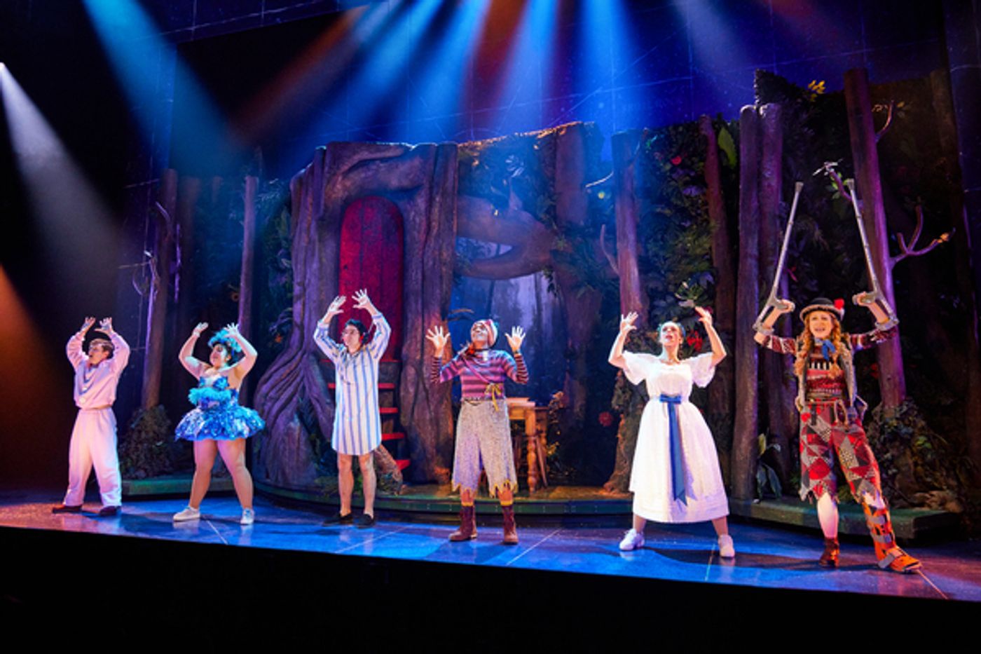 Photos: First Look at PETER PAN GOES WRONG on Broadway  Image