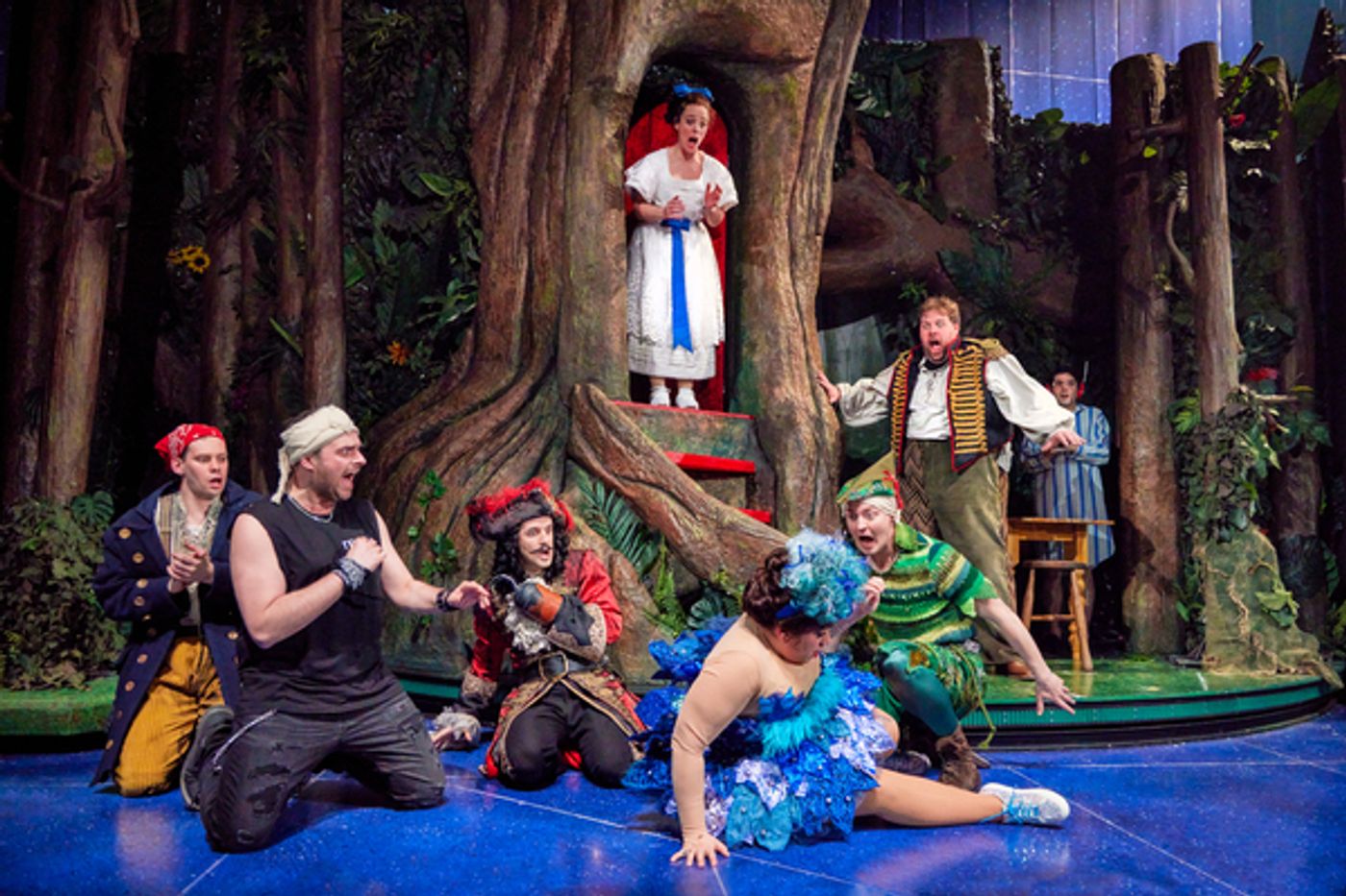 Photos: First Look at PETER PAN GOES WRONG on Broadway  Image